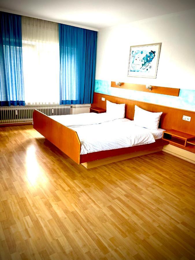 Mc Hotel Karlsruhe Esterno foto