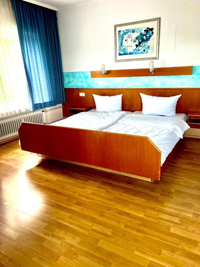 Mc Hotel Karlsruhe Esterno foto